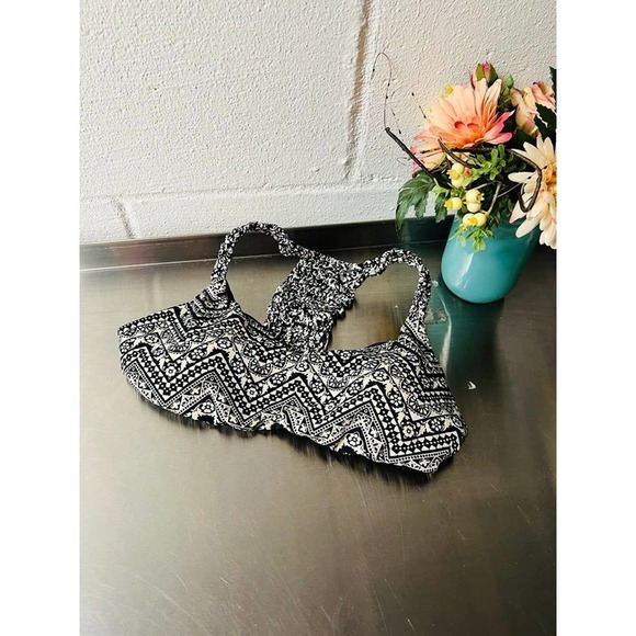 Tilly's Patterned Bikini Top - Picture 2 of 5